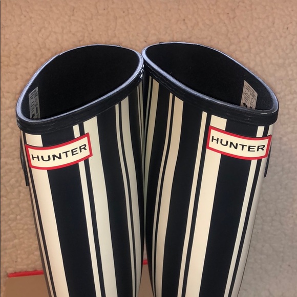 NEW Hunter Navy Stripe Original Tall Rain Boots ☔️ - Picture 4 of 4